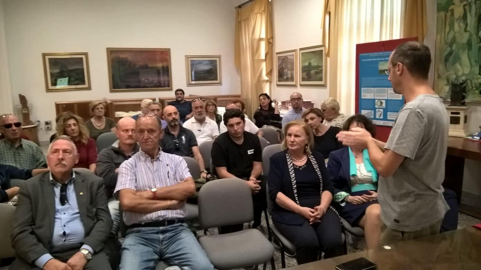 44122159_2220522511514124_873769529677709312_n