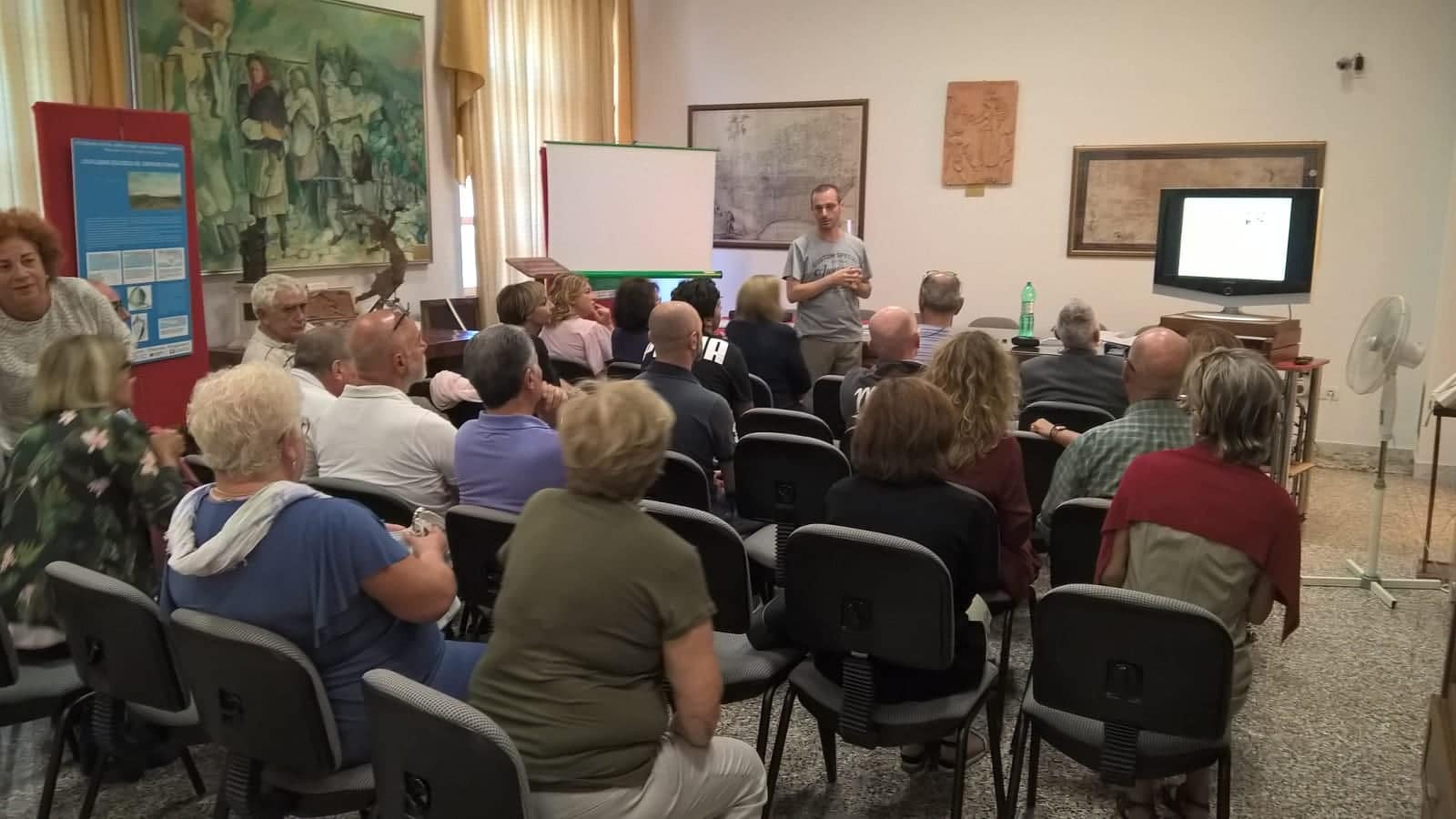 44181455_339373349972650_3975268446089773056_n